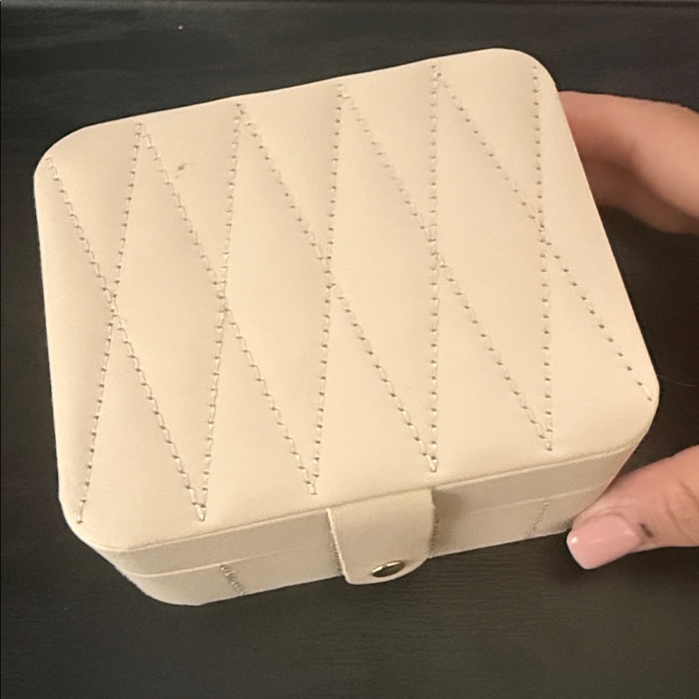 Beige Quilted Jewelry Box